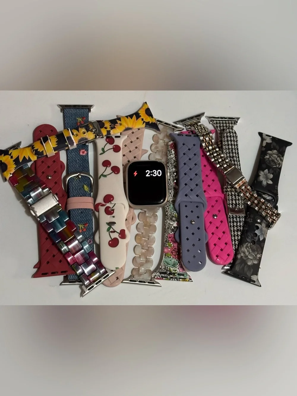Apple Watch Series 7, 41 mm with 13 assorted bands